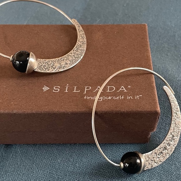 Silpada Sterling Silver Black Chalcedony Ball Comet Tail Hoop Earrings - Picture 2 of 5